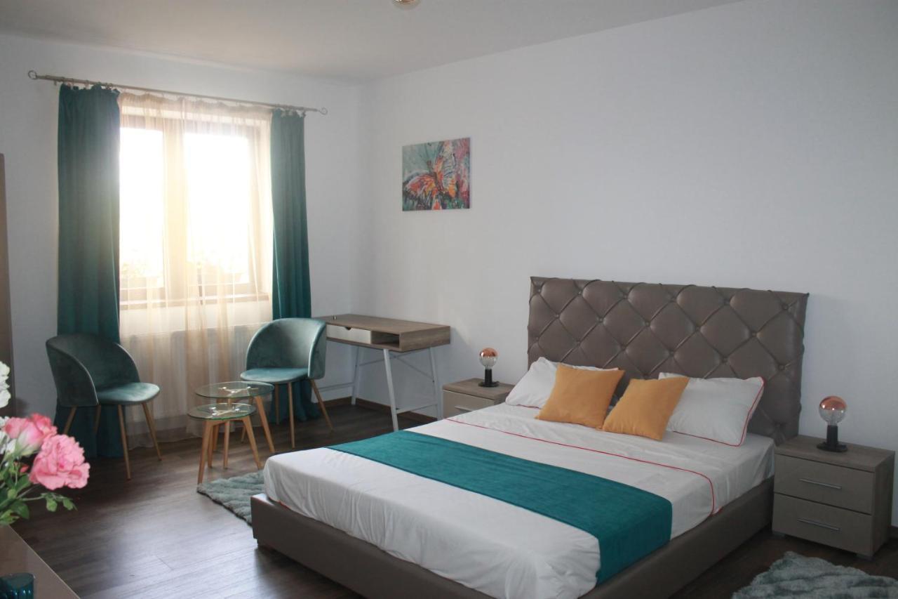Studio Turquoise Victoria Bucarest Esterno foto