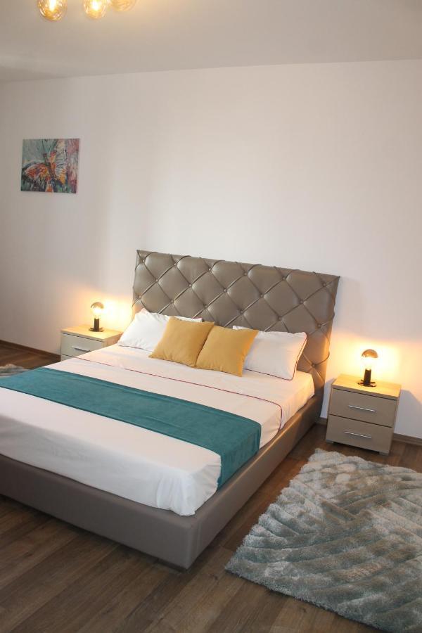Studio Turquoise Victoria Bucarest Esterno foto